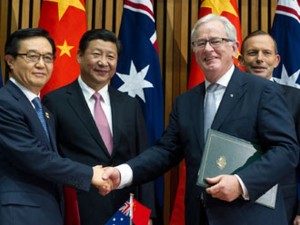 In a ceremony held at Parliament House on 17 November, Minister for Trade and Investment Andrew Robb and Chinese Commerce Minister Gao Hucheng signed a Declaration of Intent to formalise the China-Australia Free Trade Agreement negotiations.